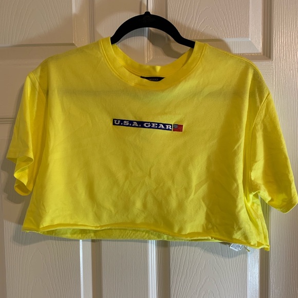 yellow “USA” cropped tee - Picture 2 of 2